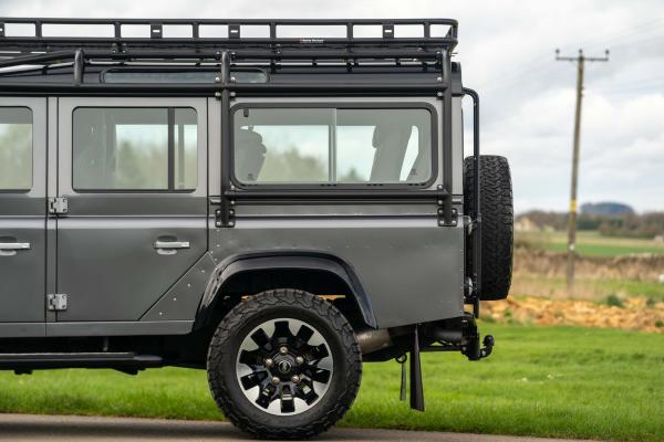 Land Rover Defender V8 Works 2019