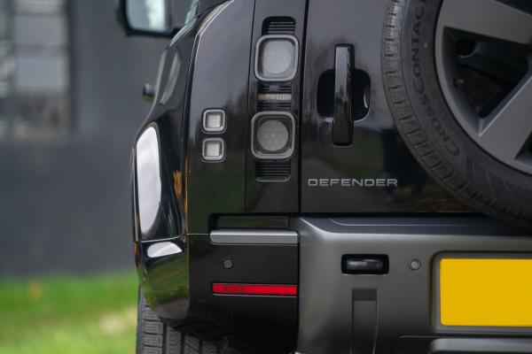 Land Rover Defender 90 V8 2021